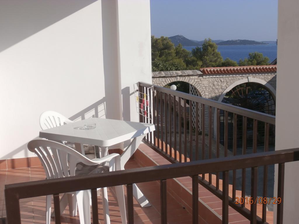 Apartments Meni Drage Exterior foto